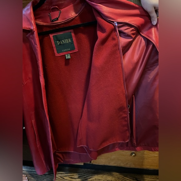 Danier genuine leather coat - Picture 3 of 5